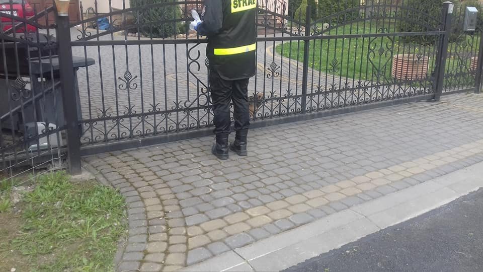 Strażacy OSP dostarczają maseczki dla mieszkańców