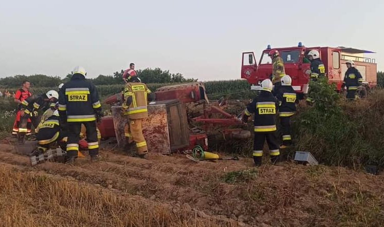 47-latek przygnieciony przez traktor podczas prac polowych