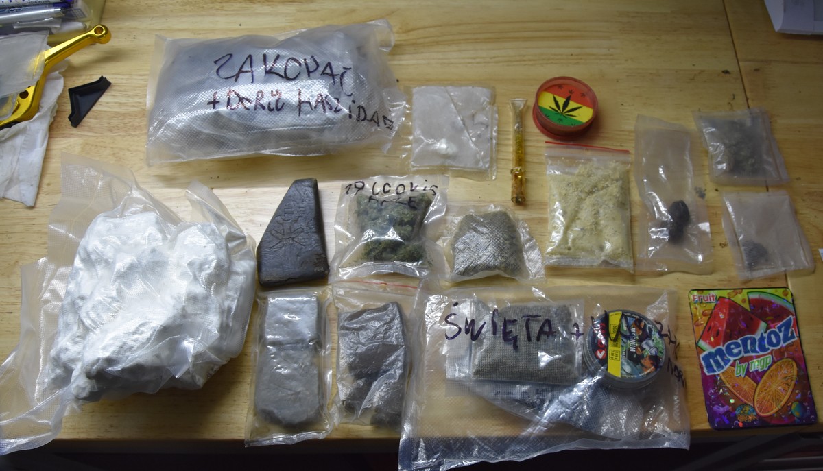 Policjanci zabezpieczyli blisko 5kg narkotyków