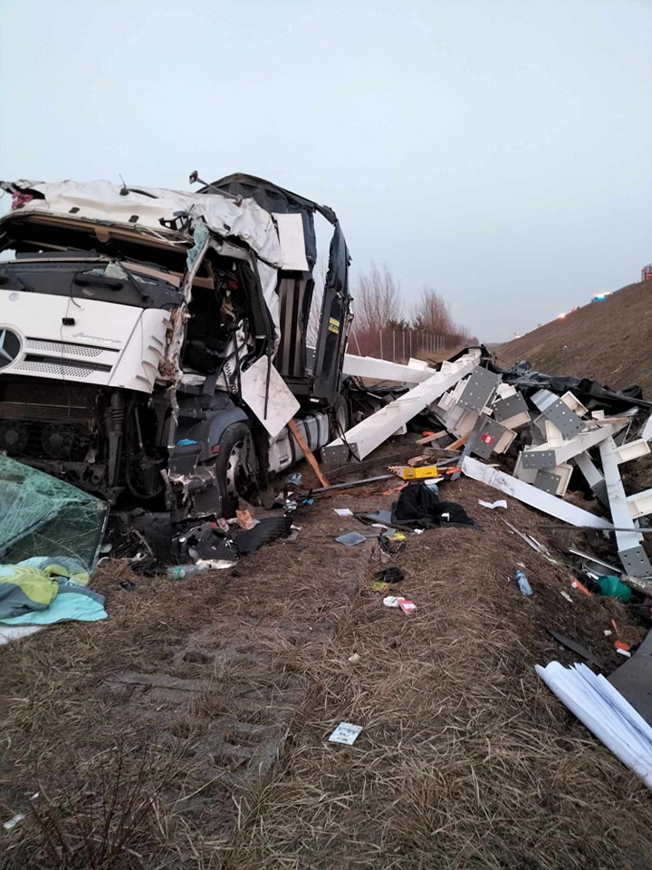 Wypadek tira na A4 koło Przeworska. Kierowca nie przeżył