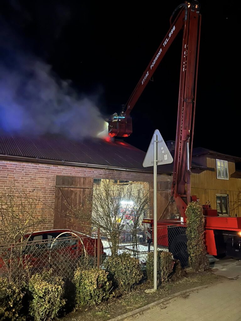 Pożar sadzy w przewodzie kominowym w Markowej 1 Pożar sadzy w przewodzie kominowym w Markowej