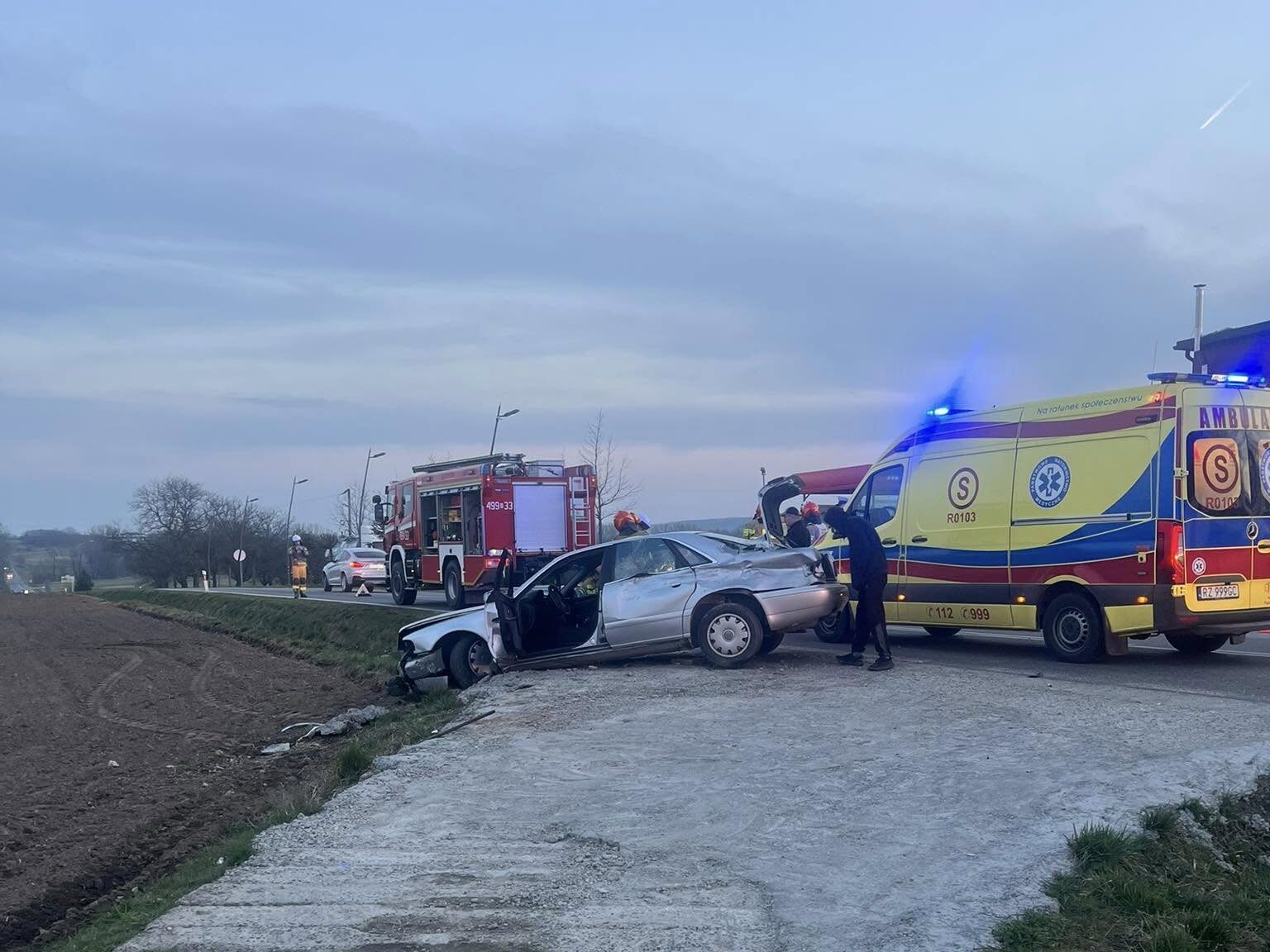 Wypadek Na Drodze 881 W Markowej. Jedna Osoba Poszkodowana