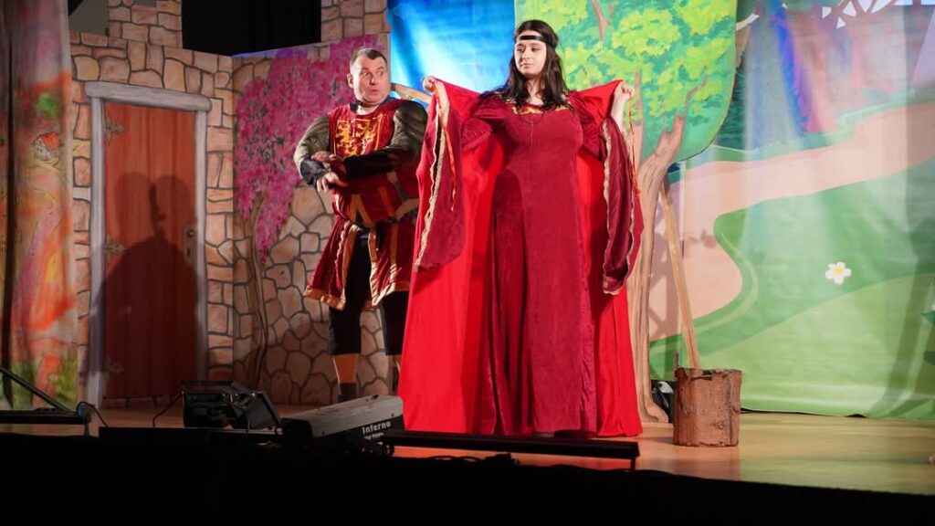 Kolejny występ Katolickiego Teatru w sieniawskim Sokole 1 Kolejny występ Katolickiego Teatru w sieniawskim Sokole