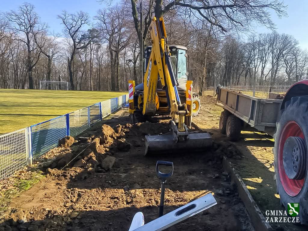 Prace Remontowe I Gospodarcze Na Terenie Gminy Zarzecze