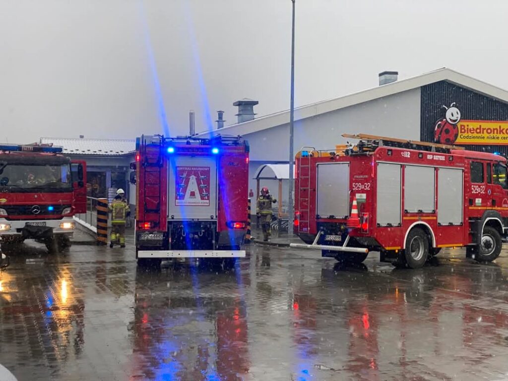 Alarm CO2 w sklepie Biedronka w Kańczudze 1 Alarm CO2 w sklepie Biedronka w Kańczudze