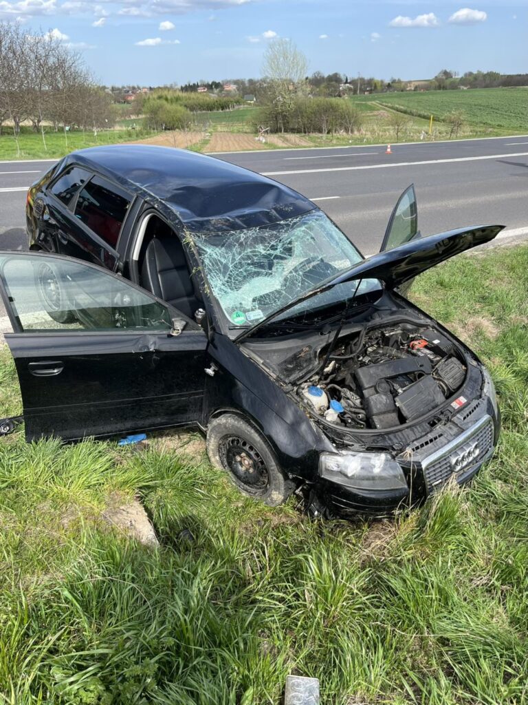 Wypadek w Mirocinie. Jedna osoba ranna. 1 Wypadek w Mirocinie. Jedna osoba ranna.