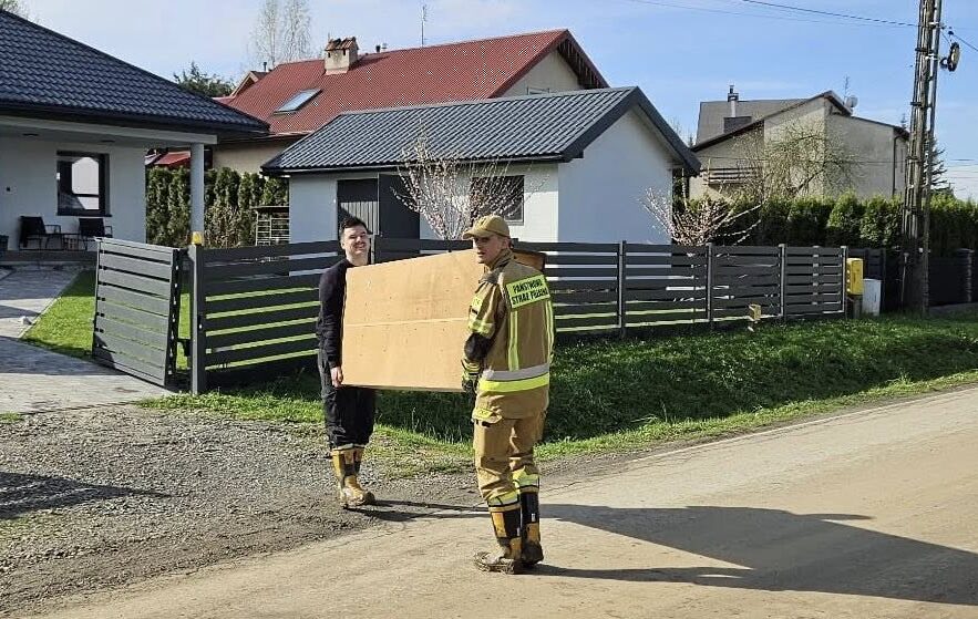 Nieustanna Praca Strażaków Przy Usuwaniu Skutków Podtopień W Pawłosiowie