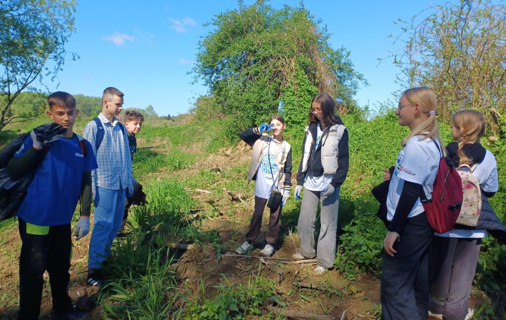 Ponad 90 worków śmieci zebrano podczas akcji „Czysta Rzeka” w Kańczudze