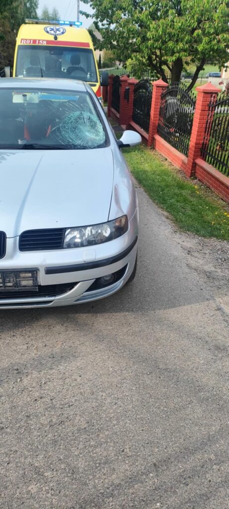 Wypadek w Żurawiczkach. Zderzenie hulajnogi z samochodem