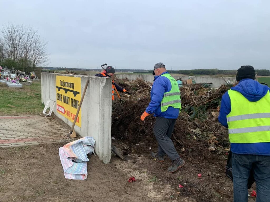 Prace Centrum Integracji Społecznej W Gminie Tryńcza – Wiosenne Porządki W Toku!