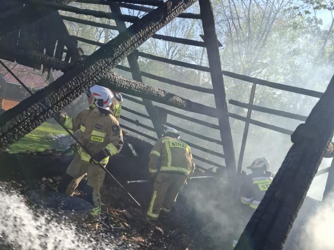 Pożar domu w Sieteszy – akcja wielu jednostek straży pożarnej 1 Pożar domu w Sieteszy – akcja wielu jednostek straży pożarnej