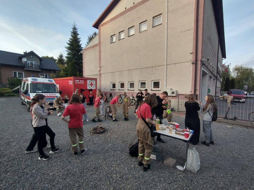 Majówka pod znakiem biało-czerwonej i strażackich uroczystości w OSP Gać 1 Majówka pod znakiem biało-czerwonej i strażackich uroczystości w OSP Gać