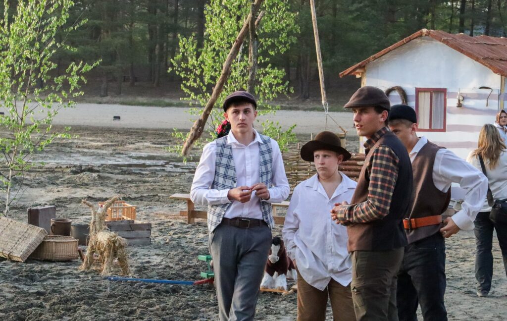 Poruszająca Inscenizacja W Radawie Upamiętniła Tragedię Wiązownicy Sprzed 80 Lat