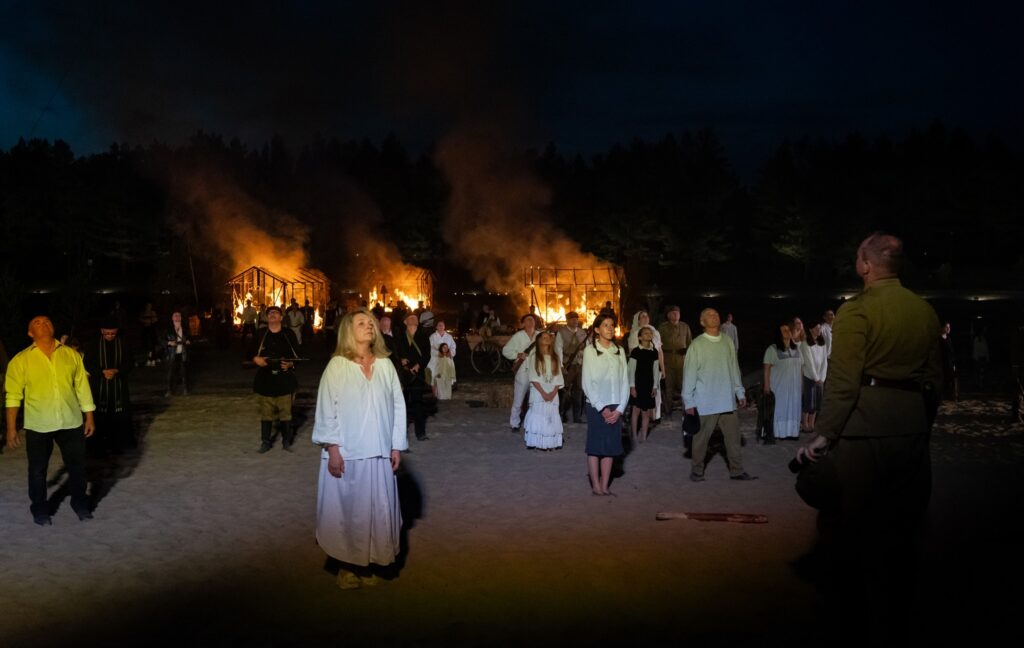 Poruszająca Inscenizacja W Radawie Upamiętniła Tragedię Wiązownicy Sprzed 80 Lat