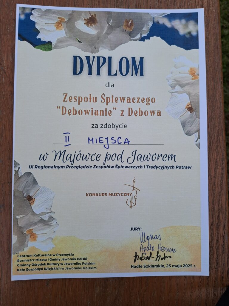 Zespół Śpiewaczy "Dębowianie" z Dębowa z sukcesem na "Majówce pod Jaworem" 1 Zespół Śpiewaczy "Dębowianie" z Dębowa z sukcesem na "Majówce pod Jaworem"