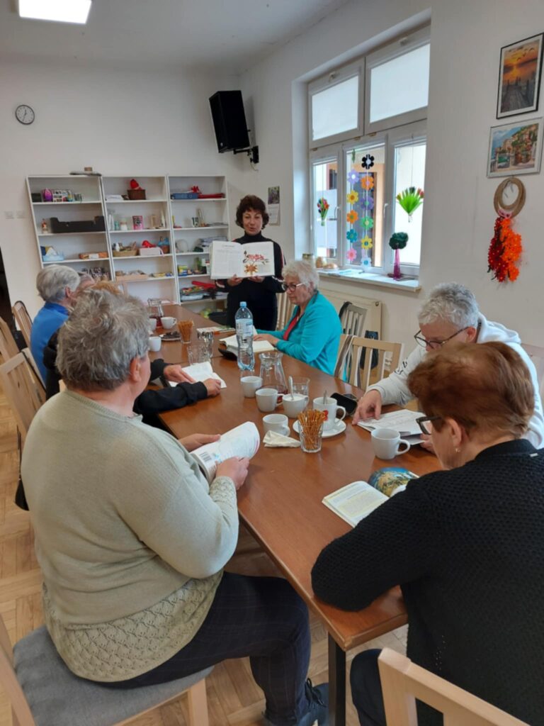 Klub Senior+ W Gniewczynie Łańcuckiej Tętni Życiem! Wycieczki, Spotkania Edukacyjne I Kreatywne Warsztaty