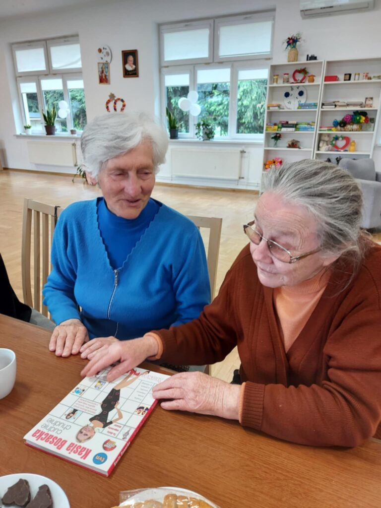 Klub Senior+ W Gniewczynie Łańcuckiej Tętni Życiem! Wycieczki, Spotkania Edukacyjne I Kreatywne Warsztaty