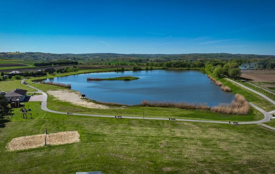 Majowa eksplozja barw w Gminie Kańczuga. Przyroda zachwyca z lotu ptaka