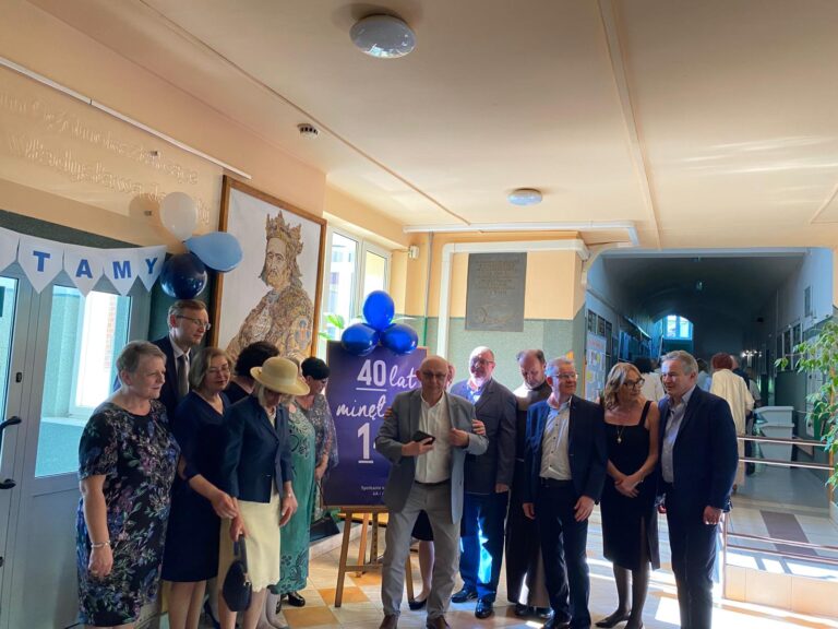 Powrót do Szkolnych Ław. Przeworskie Liceum Uczciło 40-lecie Matury Rocznika 1985