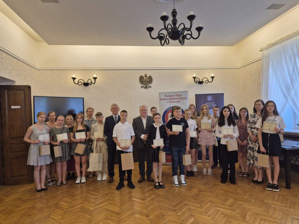 Przeworski Sanepid Nagrodził Laureatów Konkursu "Swoje Zdrowie Szanuję – Palić Nie Planuję!"