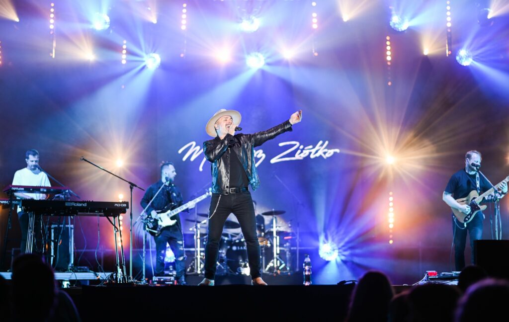 507793872 1104721495022336 4299913376647610048 N