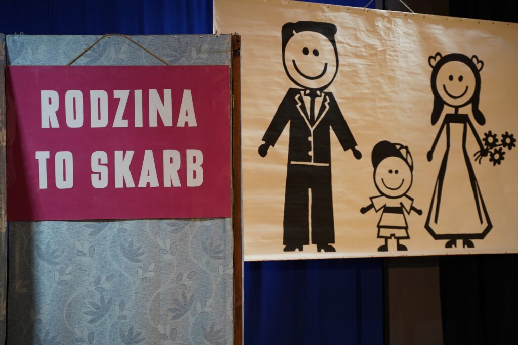 Miłość w wierszach i piosenkach. Wyjątkowe Święto Rodziny w Sieniawie 1 512658367 1239566471295745 435793375404423696 n