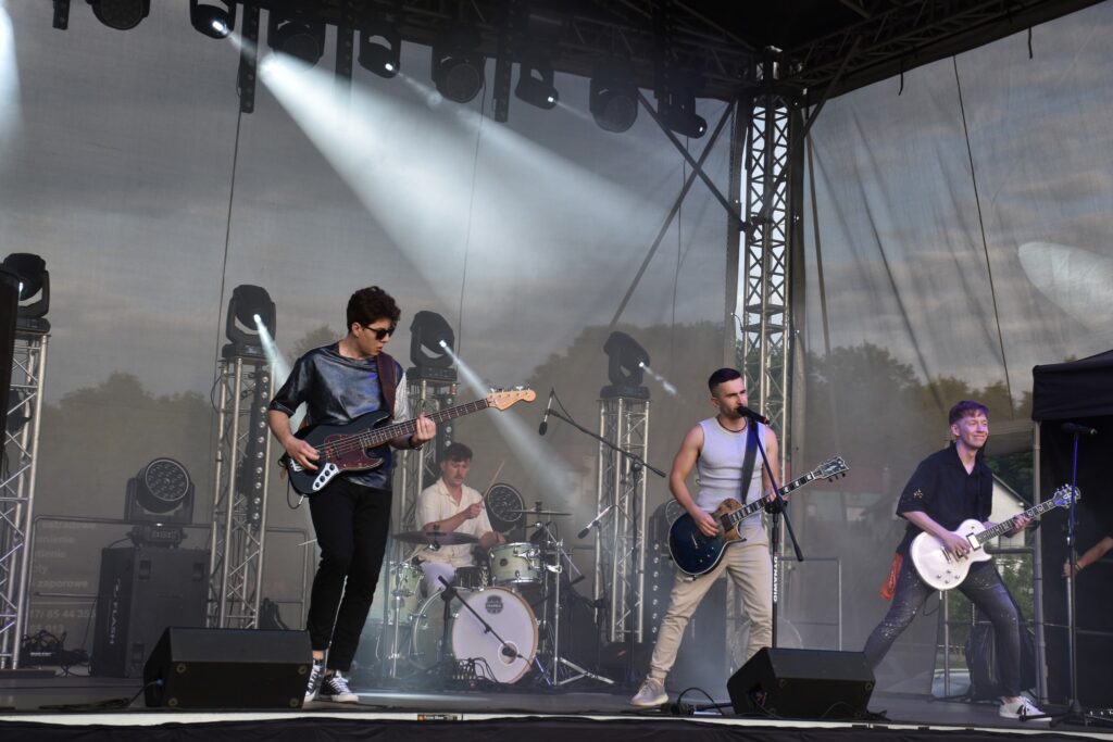 Muzyczne gwiazdy, rodzinny piknik i tłumy mieszkańców. Tak Kańczuga świętowała swoje dni! 2 514280318 1176056934565140 9209032433904280048 n