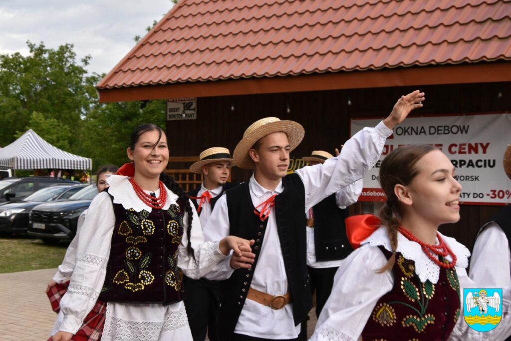 Muzyka, taniec i tłumy mieszkańców. Tak świętowała Gmina Gać! 1 514849802 1113664250809743 1054359133603471207 n