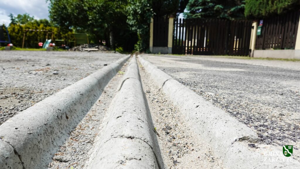 Nowe parkingi, oświetlenie i remonty dróg. Zobacz, co zmieniło się w gminie Zarzecze 1 512594983 1034848302130500 4320200244718602820 n