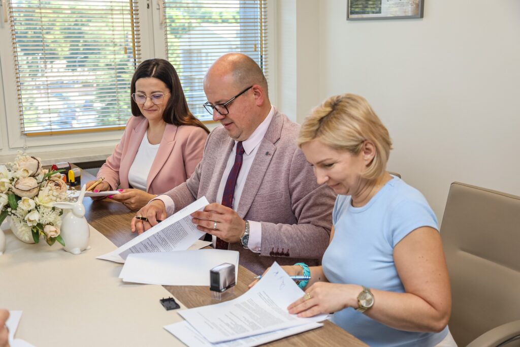 Ratują lokalne skarby. Zamek Korniaktów i kapliczka w Ostrowie doczekają się renowacji 1 514346076 1115108367331998 729797778600462633 n