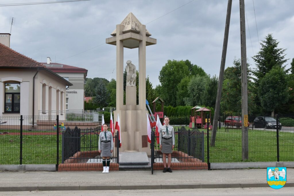 Pamięć, która łączy pokolenia. Uroczyste obchody w 82. rocznicę pacyfikacji wsi Gać 1 516721739 1122445143264987 4177027255251757011 n