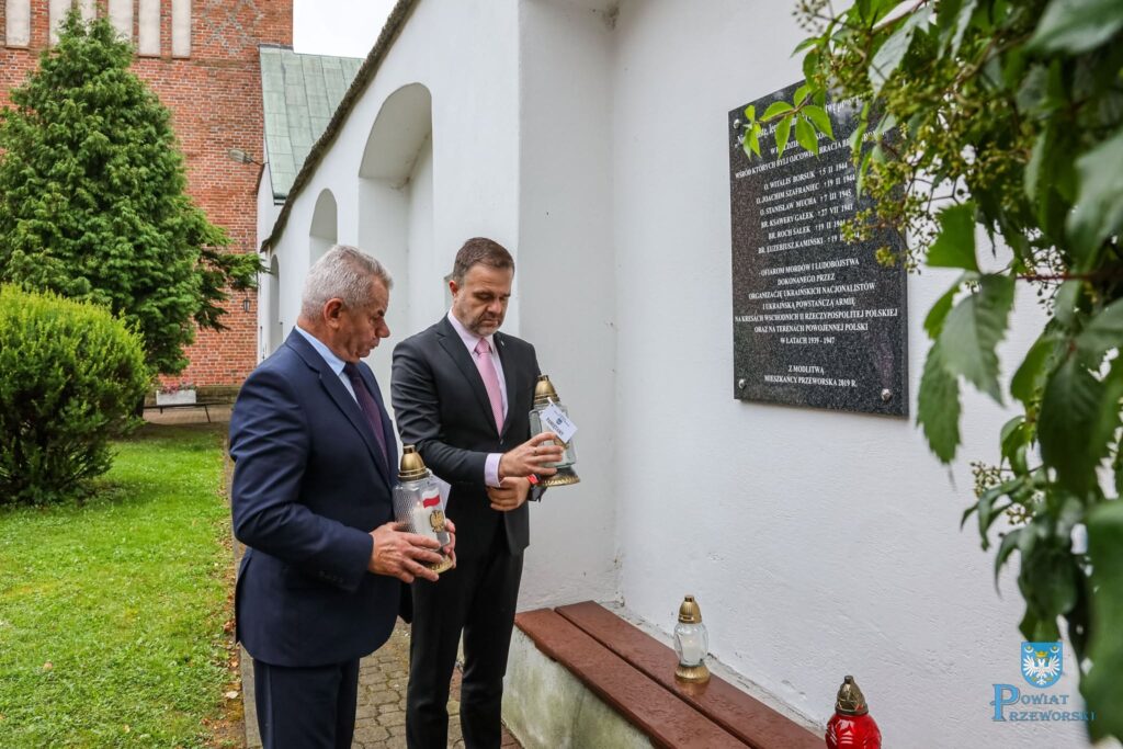 „Nie O Zemstę, Lecz O Pamięć…”. W Przeworsku Oddano Hołd Ofiarom Rzezi Wołyńskiej 1 516739048 1055254110142378 7113879192883541058 N