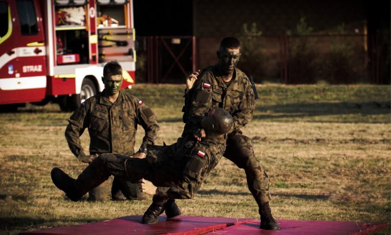 Dynamiczny pokaz, ochrona VIP-a i zatrzymanie terrorysty. Wojsko zaprasza na Dni Sieniawy 1 518326818 1251565763429149 7196250308398143555 n