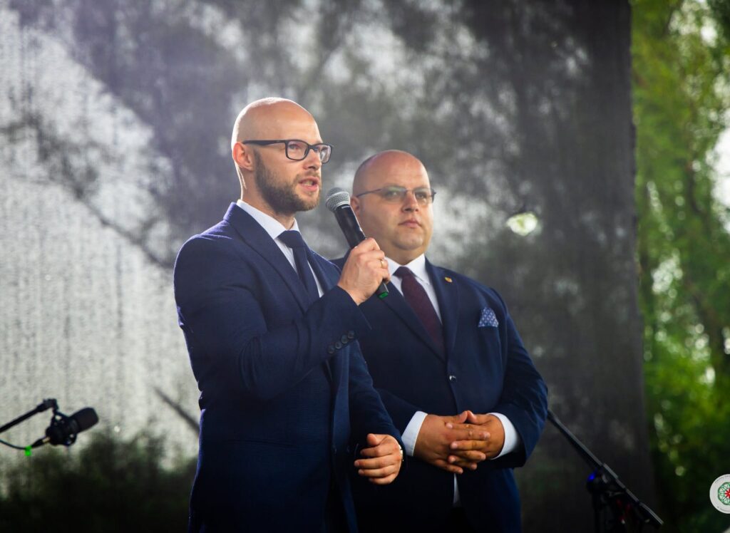 524608904 122137655708416608 1134670256862552797 n