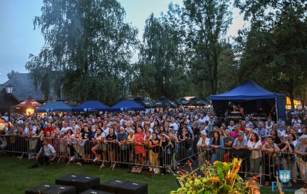 504380300 1073737114960744 5666789240640382778 N 504380300 1073737114960744 5666789240640382778 N