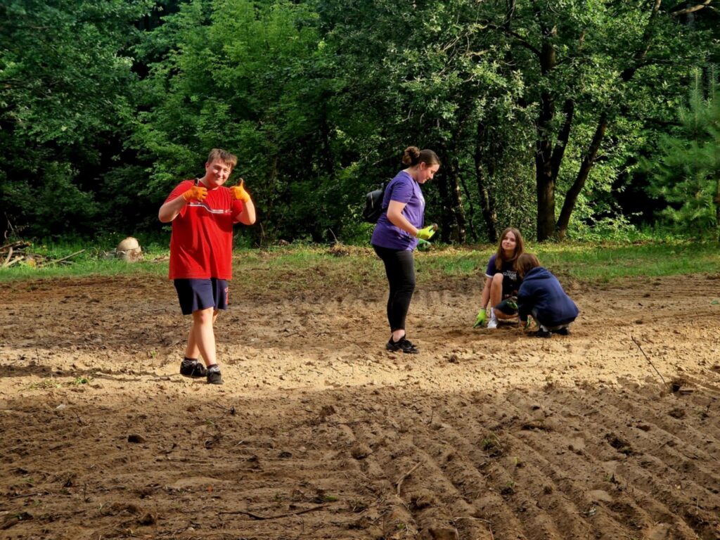 "Bahamy nad Lubaczówką". W Czerwonej Woli powstaje nowa strefa rekreacji. Ciężki sprzęt już pracuje 1 525652008 1213406903880422 7766467840902677199 n