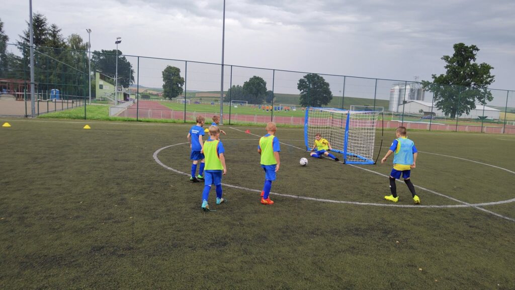 Zarzecze przyciąga kluby sportowe. Grębałowianka trenuje tu szósty rok z rzędu 1 528252301 1298720322265048 5976797724201977921 n