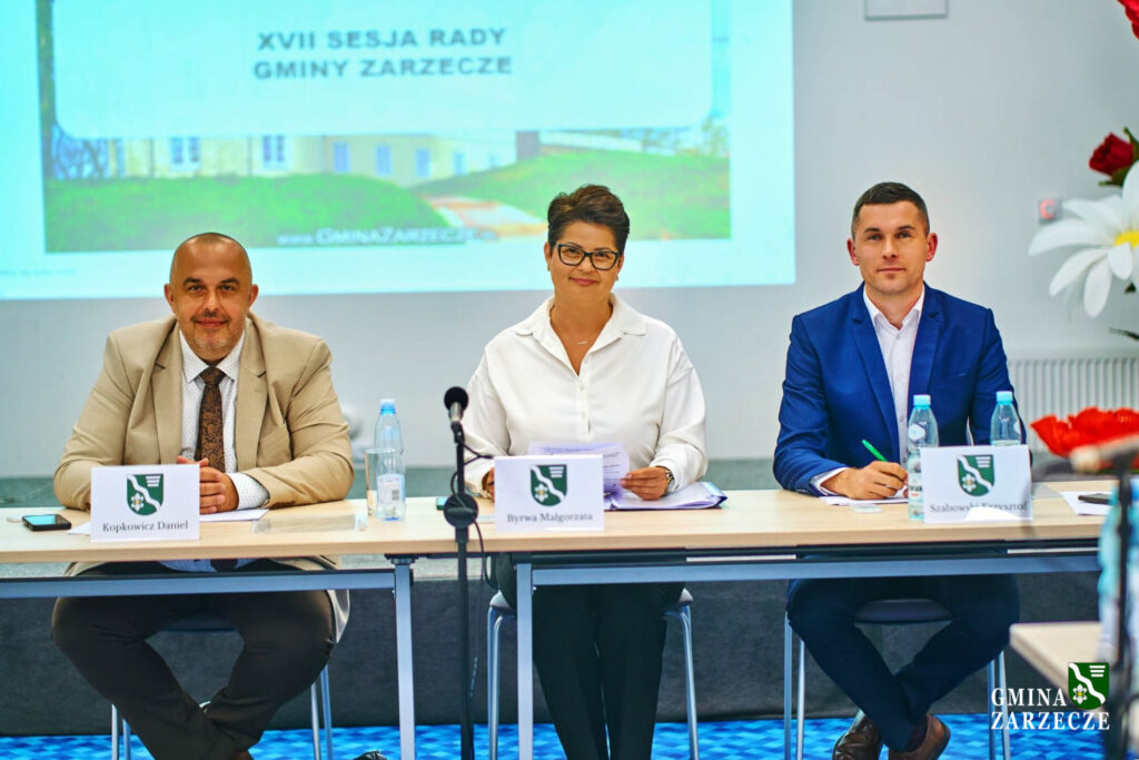 Kredyt, wspólna strategia i pomoc dla powiatu. Kluczowe decyzje radnych z Zarzecza 1 540979649 1085470317068298 3380584904268619319 n