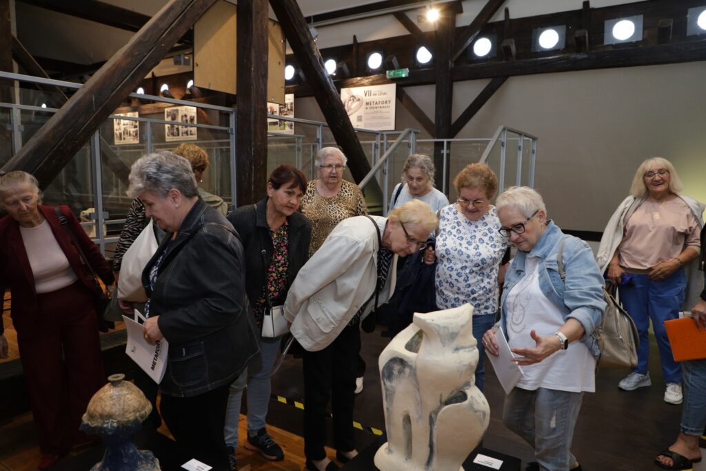 Sztuka Nowoczesna I Widok Z Wieży. Studenci Uniwersytetu Trzeciego Wieku Z Wizytą W Ratuszu 1 546509895 1192114509623728 5554418669250824713 N