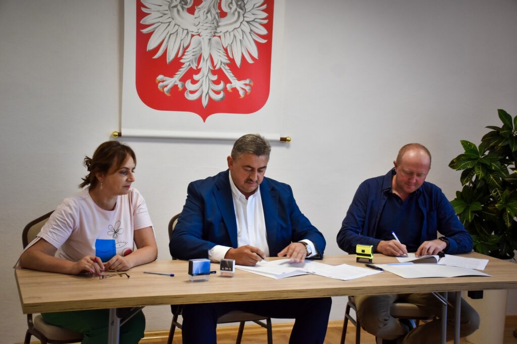 Pompa ciepła, fotowoltaika i wentylacja z odzyskiem. Dom Ludowy w Siedleczce przejdzie rewolucję 1 546953645 1235692771934889 8942644455066162309 n