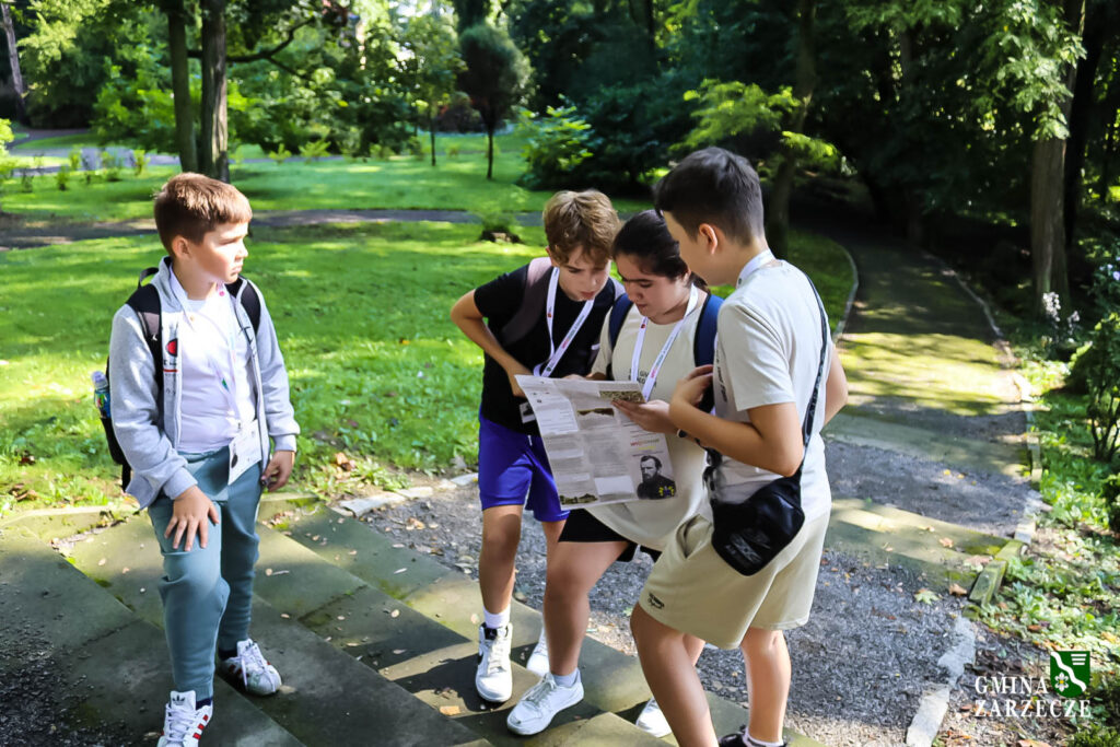 28 drużyn na tropie historii. Uczniowie z Gminy Zarzecze wzięli udział w "Historiadzie" 1 548112564 1096370412644955 4503031694163279113 n