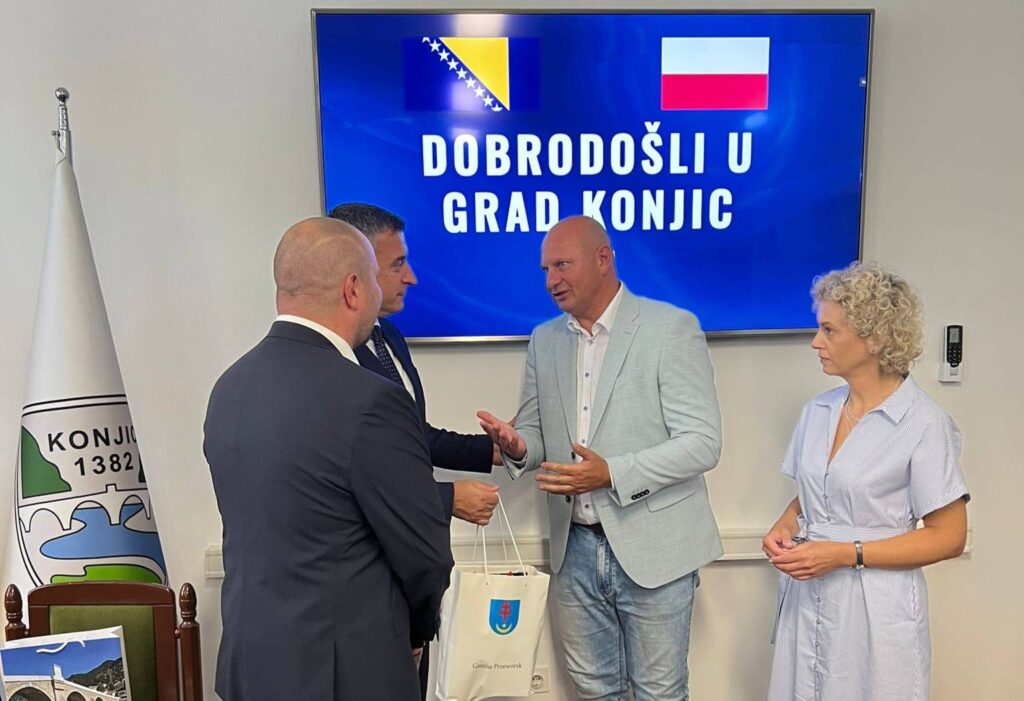 552384583 1245271650978374 1168057186131006277 n