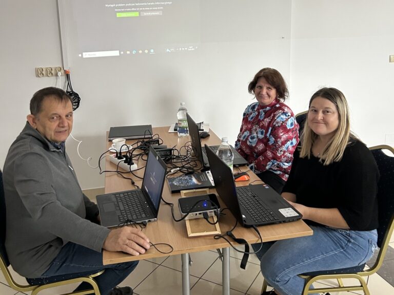 557666121 860323372986815 2560098510576455751 n1