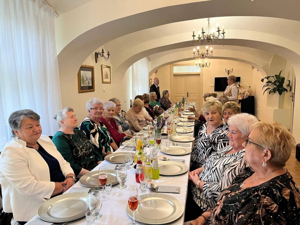 558913854 1117377883877541 564421890492883568 n