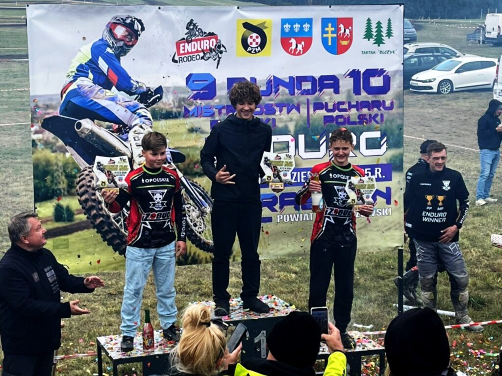 560136118 1215073483994497 6882533227938405777 n`