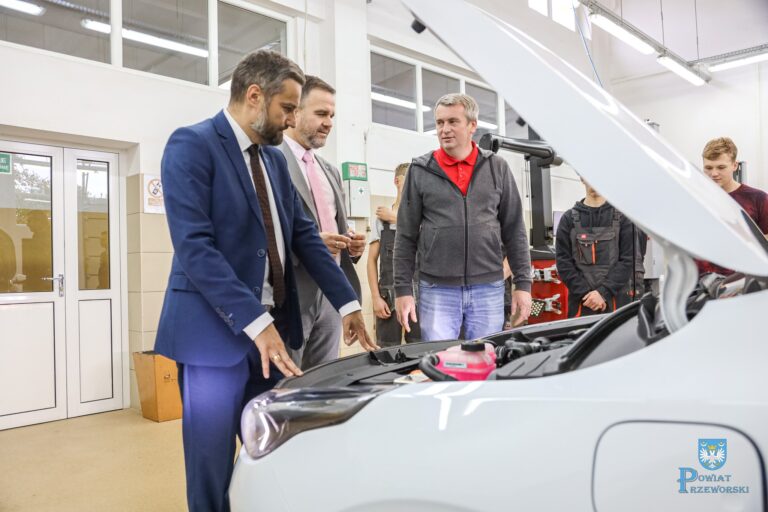 560454099 1121852620149193 5775619917226217751 n