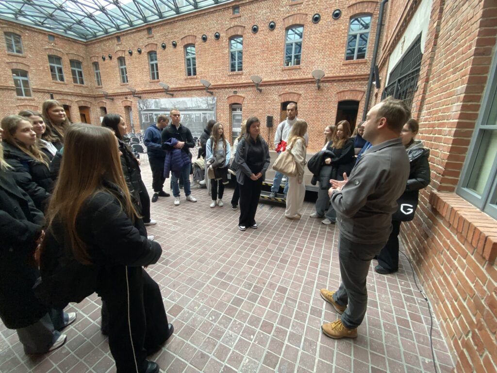 561631058 1762562154497662 7986970021679727157 n