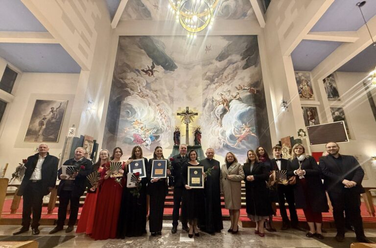 565612988 792950233558535 2202419060475589697 n