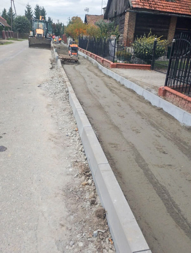 570798533 842444835140707 5532458856875481915 N