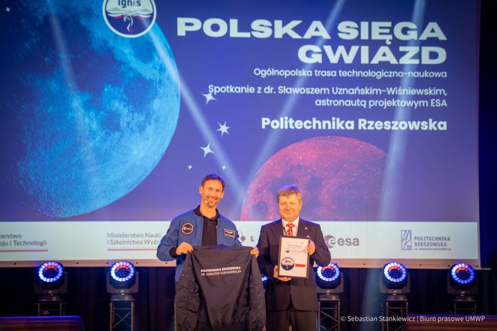 Polski Astronauta Z Wizytą Na Podkarpaciu! Sławosz Uznański Spotkał Się Ze Studentami W Rzeszowie 1 574332299 1270023398493117 6015768390456924656 N